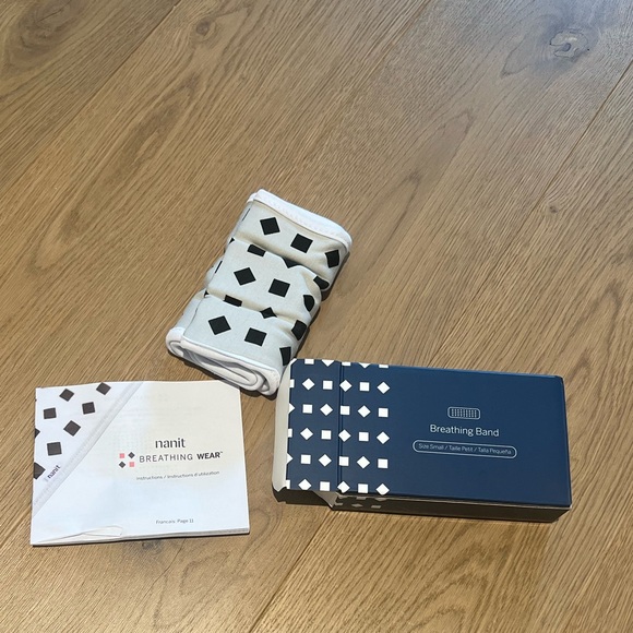 NWT Nanit breathing band- size small (0-3 m) - Picture 1 of 3